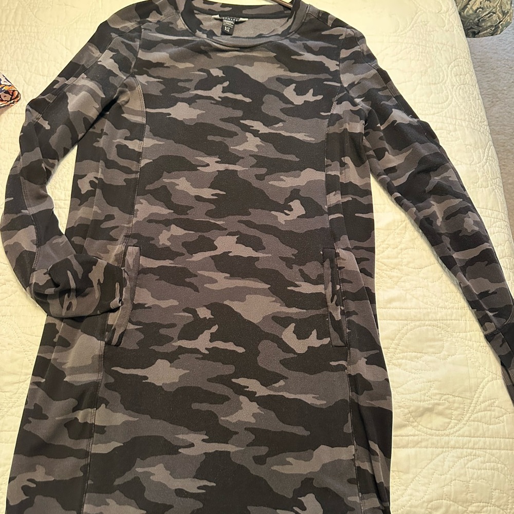Athleta Black Camouflage Dress/Tunic Top